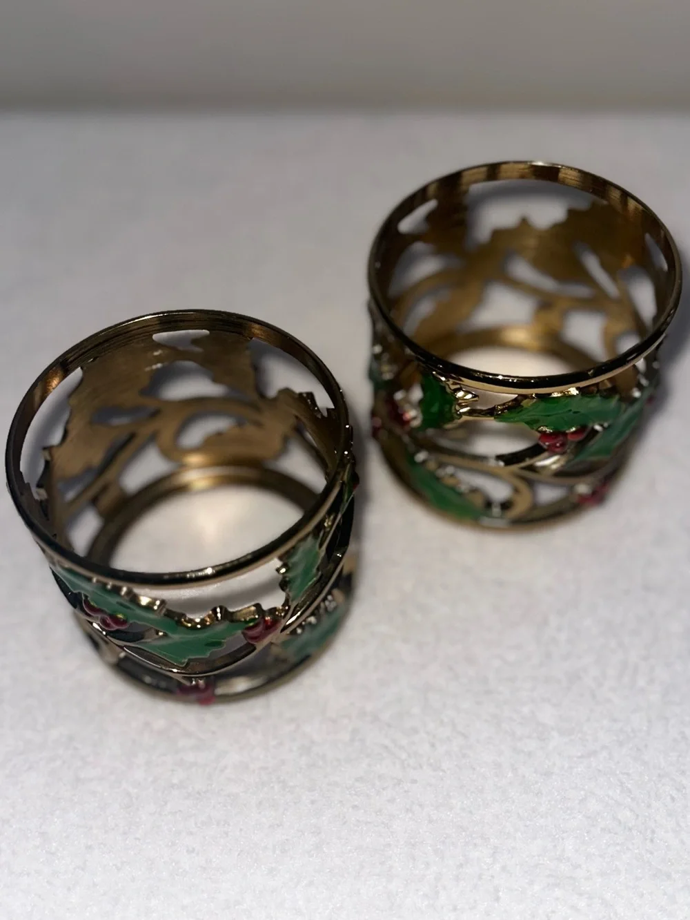 Lenox Holiday Holly & Berries Gold Tone Metal Napkin Rings – Set of 2